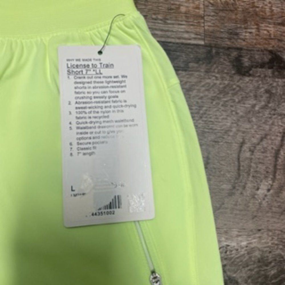 Lululemon License to Train Short 7" LL - Picture 2 of 5